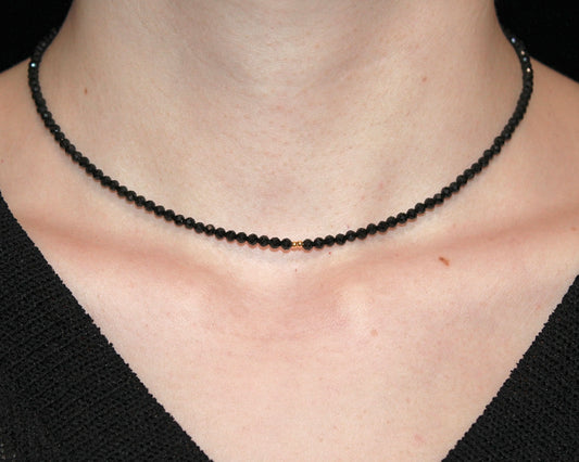 -守護と成功の尖晶石-ブラックスピネル:Sparkling black necklace