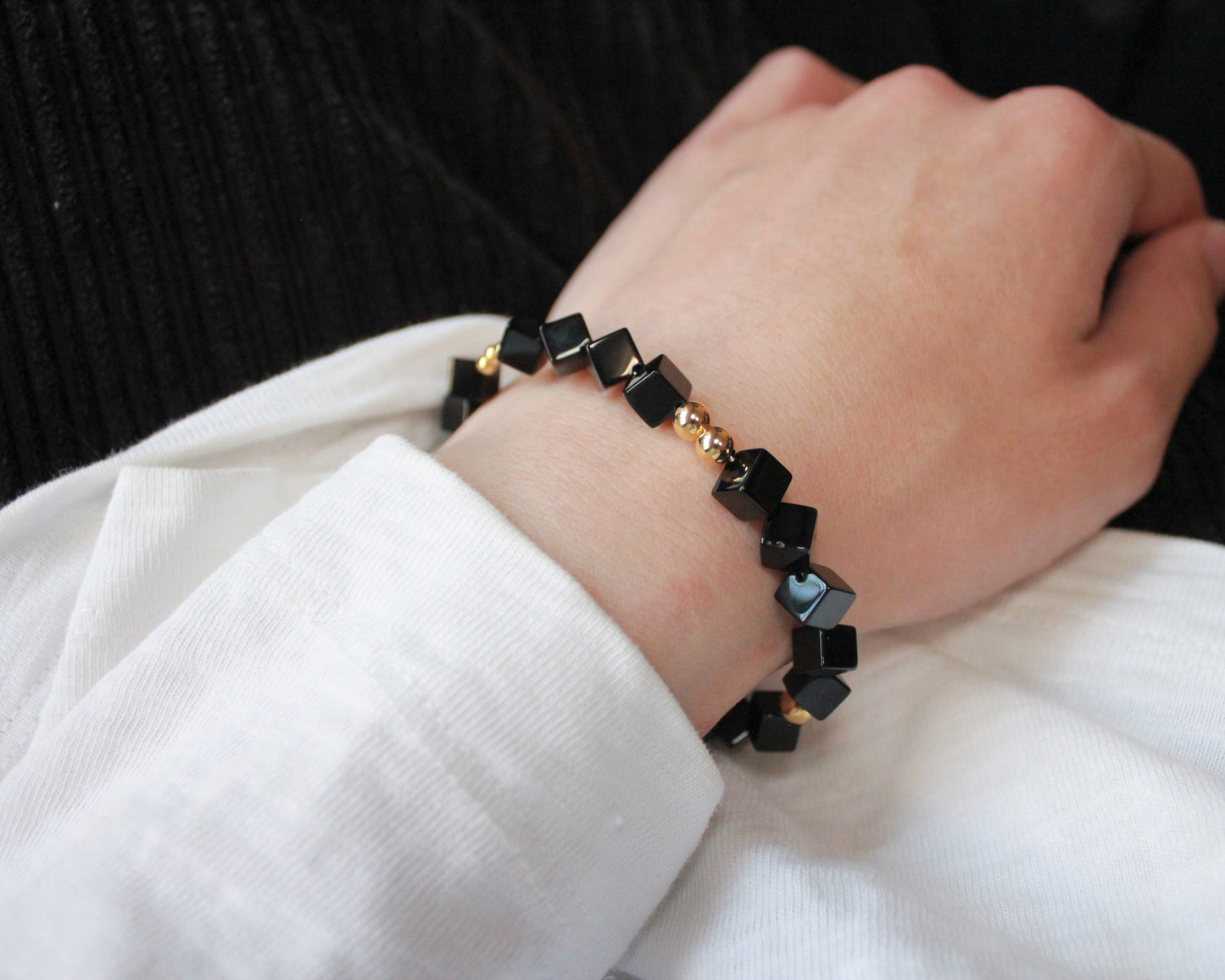 -目標達成へ導く黒瑪瑙-オニキス：Black cube bracelet