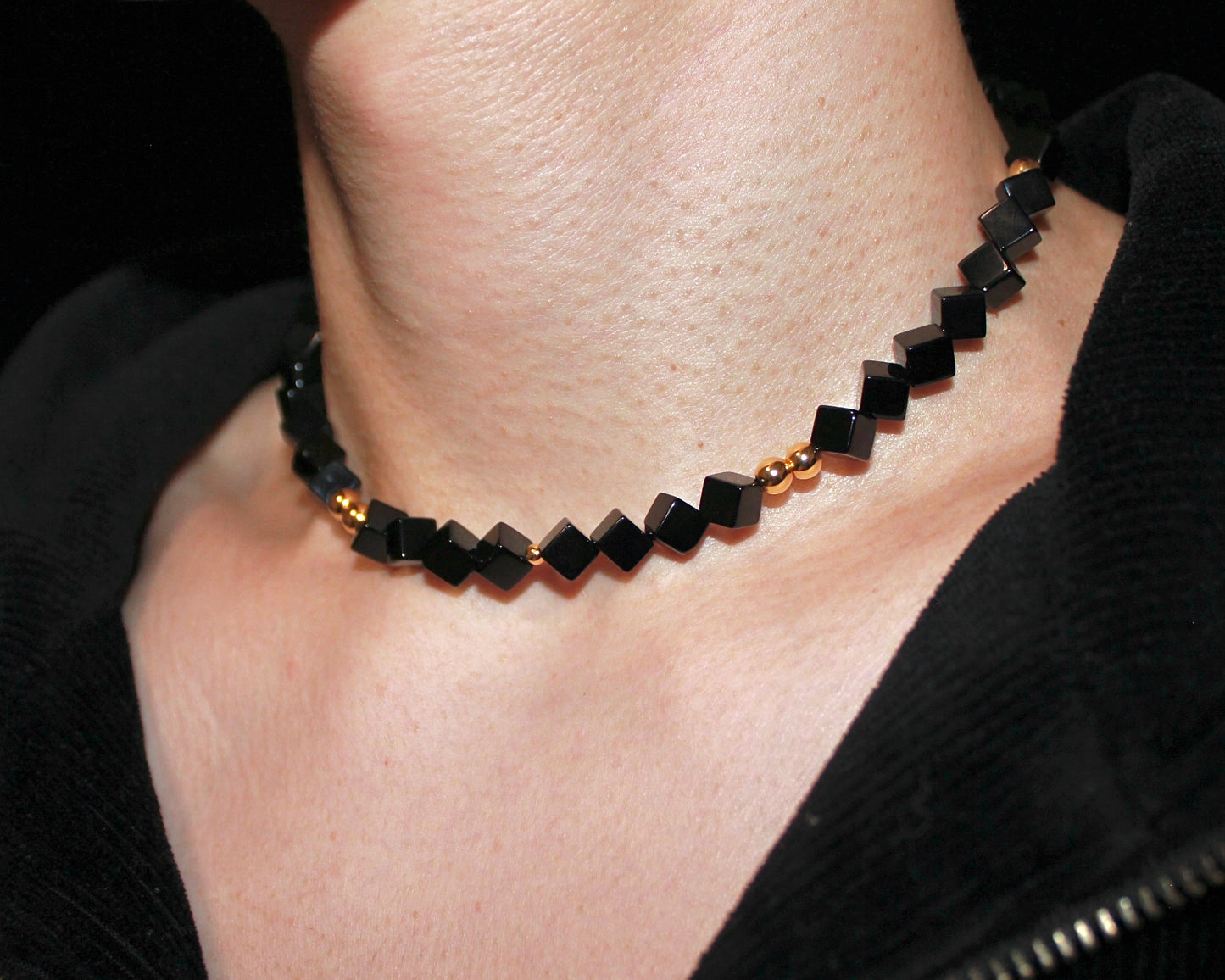 -目標達成へ導く黒瑪瑙-オニキス：Black cube necklace