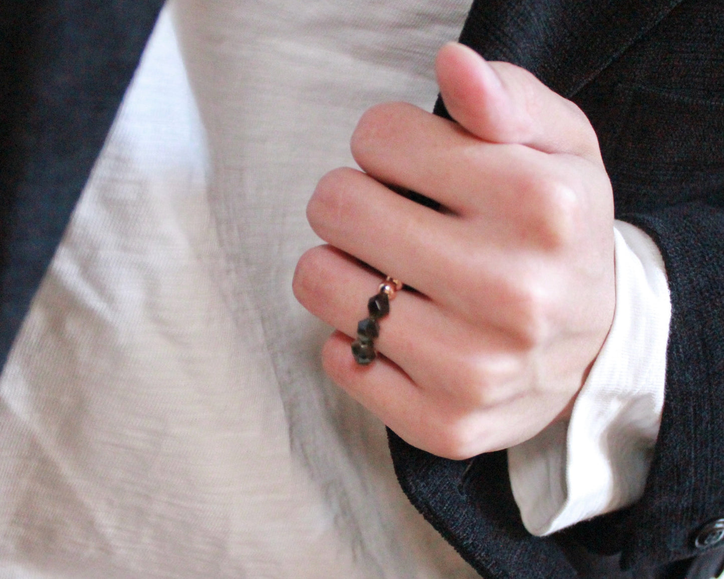 -潜在能力の開花へ導く黒曜石-オブシディアン：Multifaceted cut ring