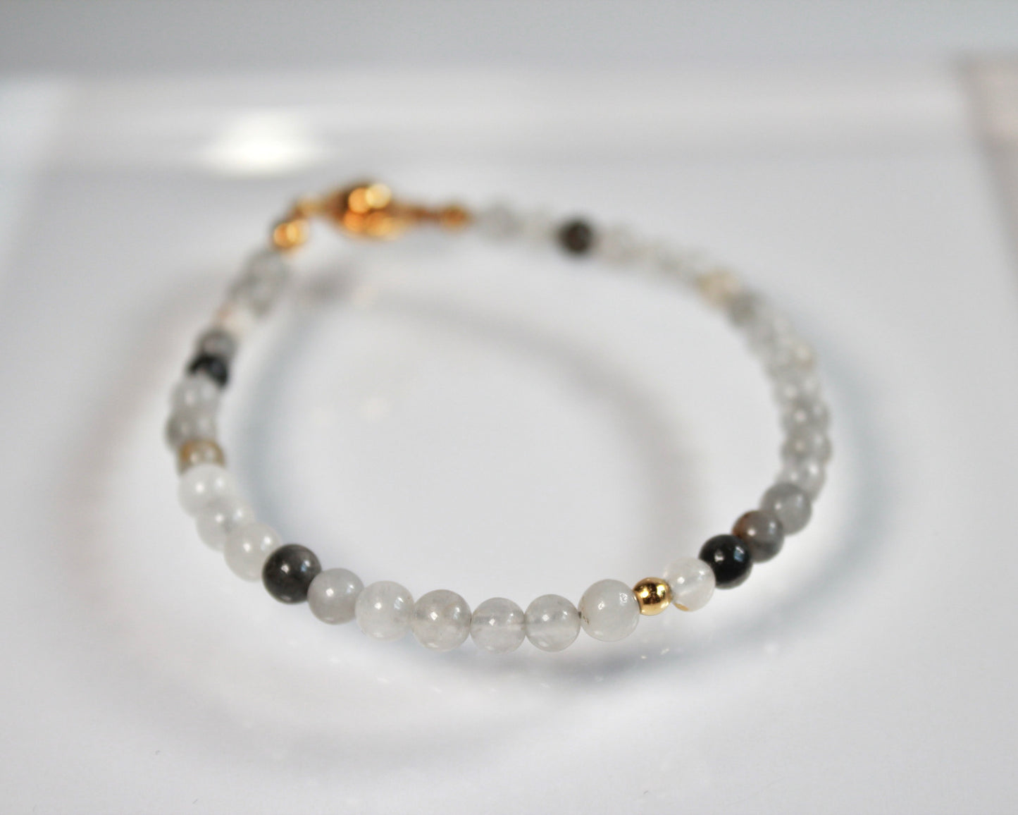 -自然体の自分へと導く灰色水晶-グレークォーツ：Smoke Clear bracelet
