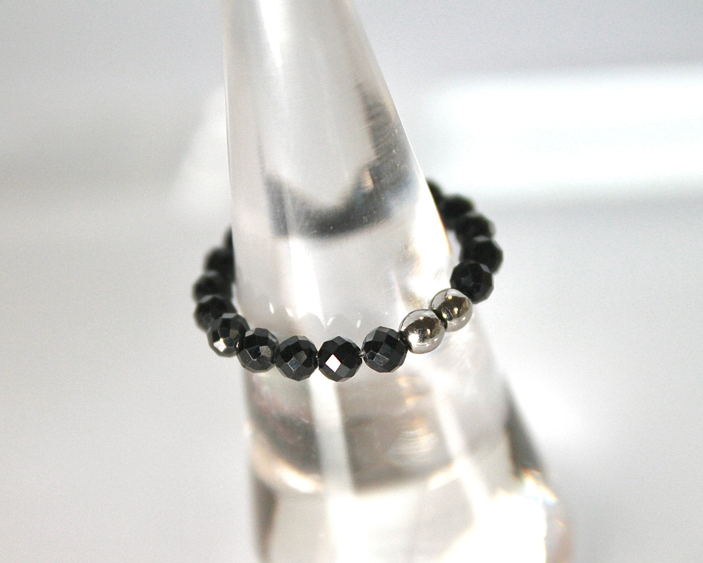 -守護と成功の尖晶石-ブラックスピネル：Sparkling black ring