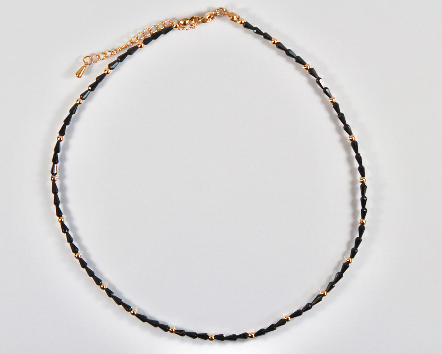 -守護と成功の尖晶石-ブラックスピネル：Drop cut necklace