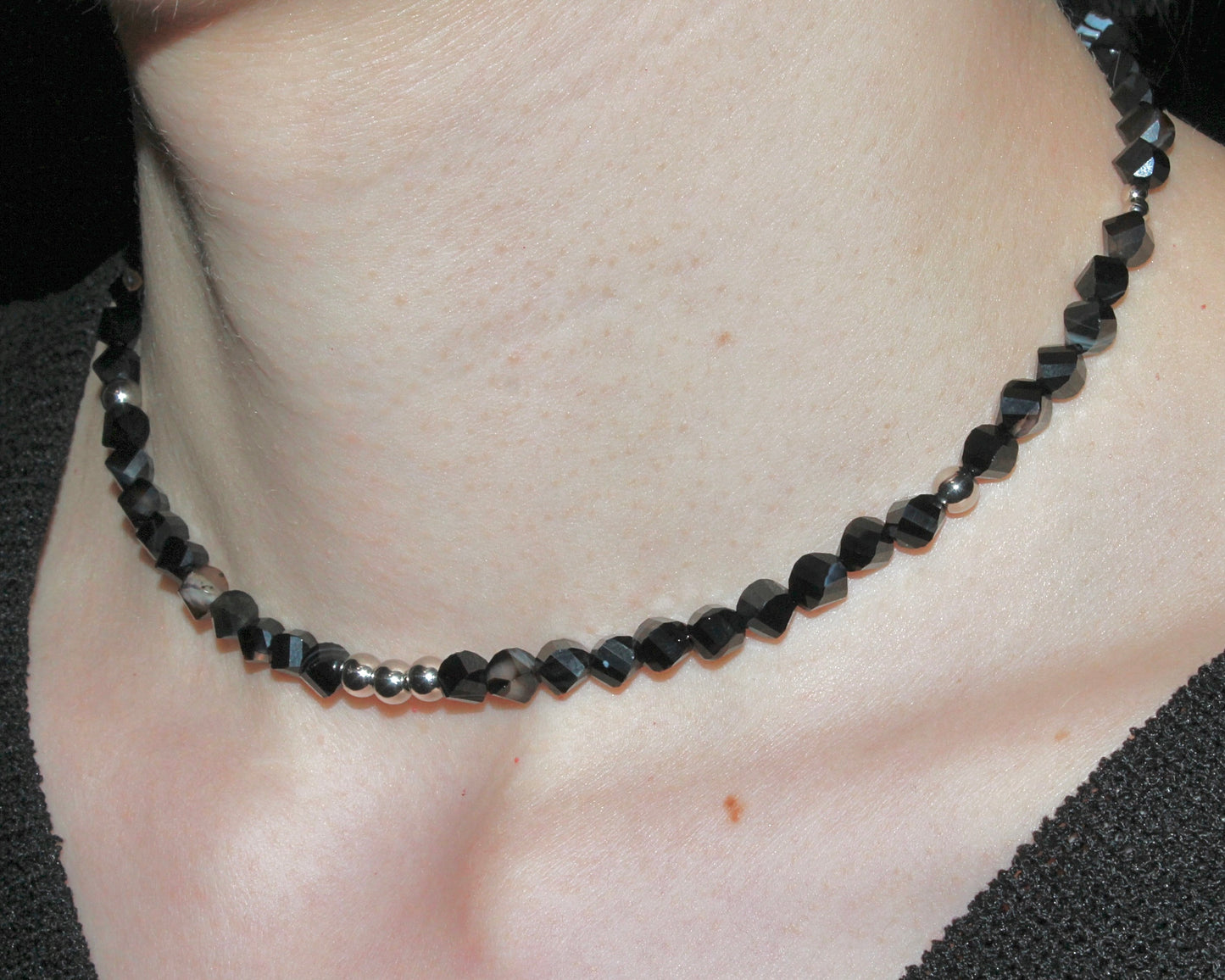 -目標達成へ導く縞瑪瑙-ストライプオニキス ：Twist cut necklace