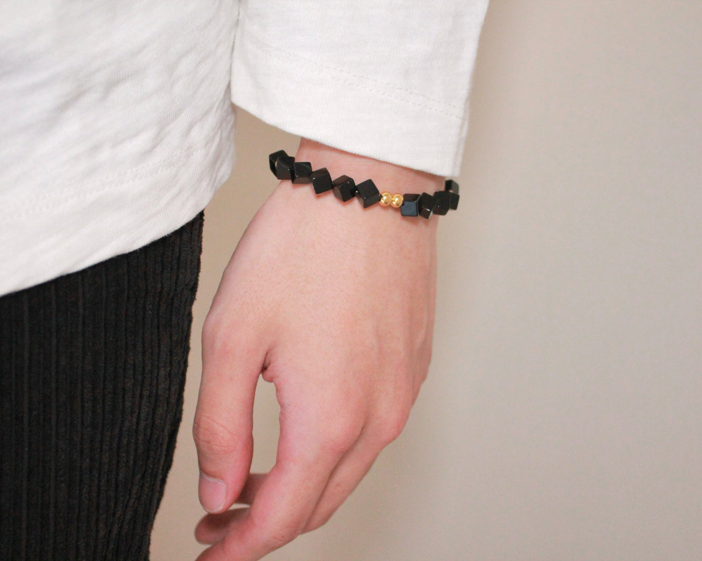 -目標達成へ導く黒瑪瑙-オニキス：Black cube bracelet