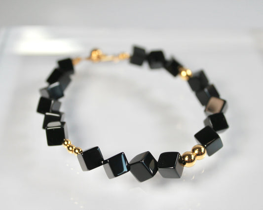 -目標達成へ導く黒瑪瑙-オニキス：Black cube bracelet