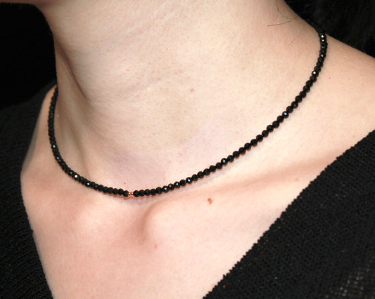 -守護と成功の尖晶石-ブラックスピネル：Sparkling black necklace