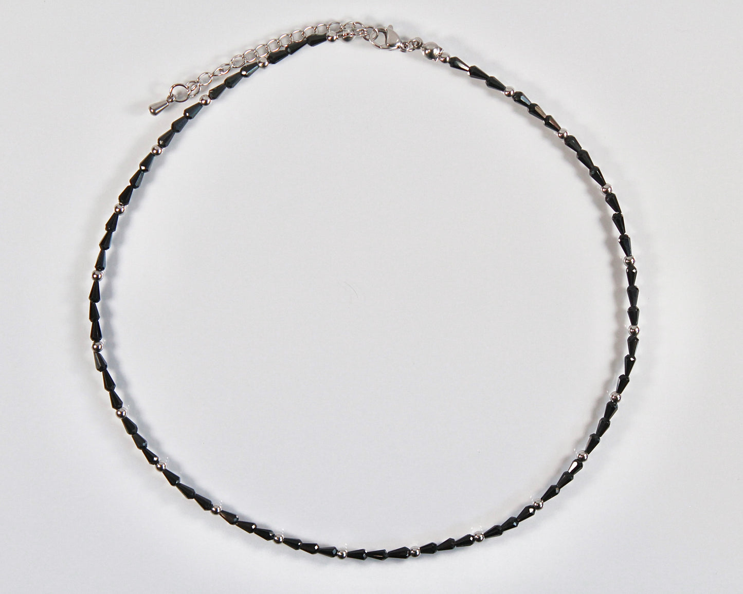 -守護と成功の尖晶石-ブラックスピネル：Drop cut necklace