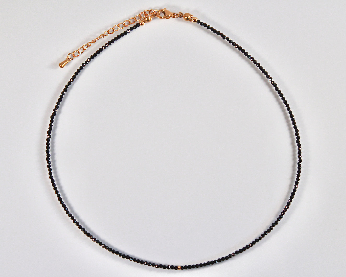 -守護と成功の尖晶石-ブラックスピネル：Slim sparkling black necklace