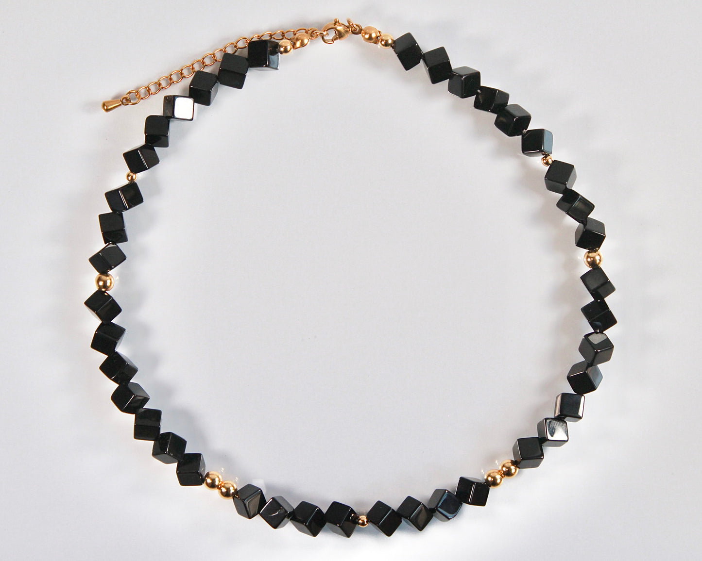 -目標達成へ導く黒瑪瑙-オニキス：Black cube necklace