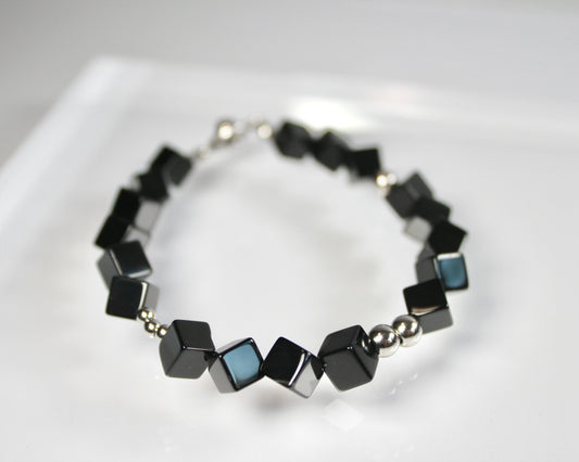 -目標達成へ導く黒瑪瑙-オニキス：Black cube bracelet