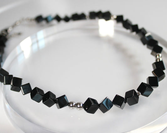 -目標達成へ導く黒瑪瑙-オニキス：Black cube necklace