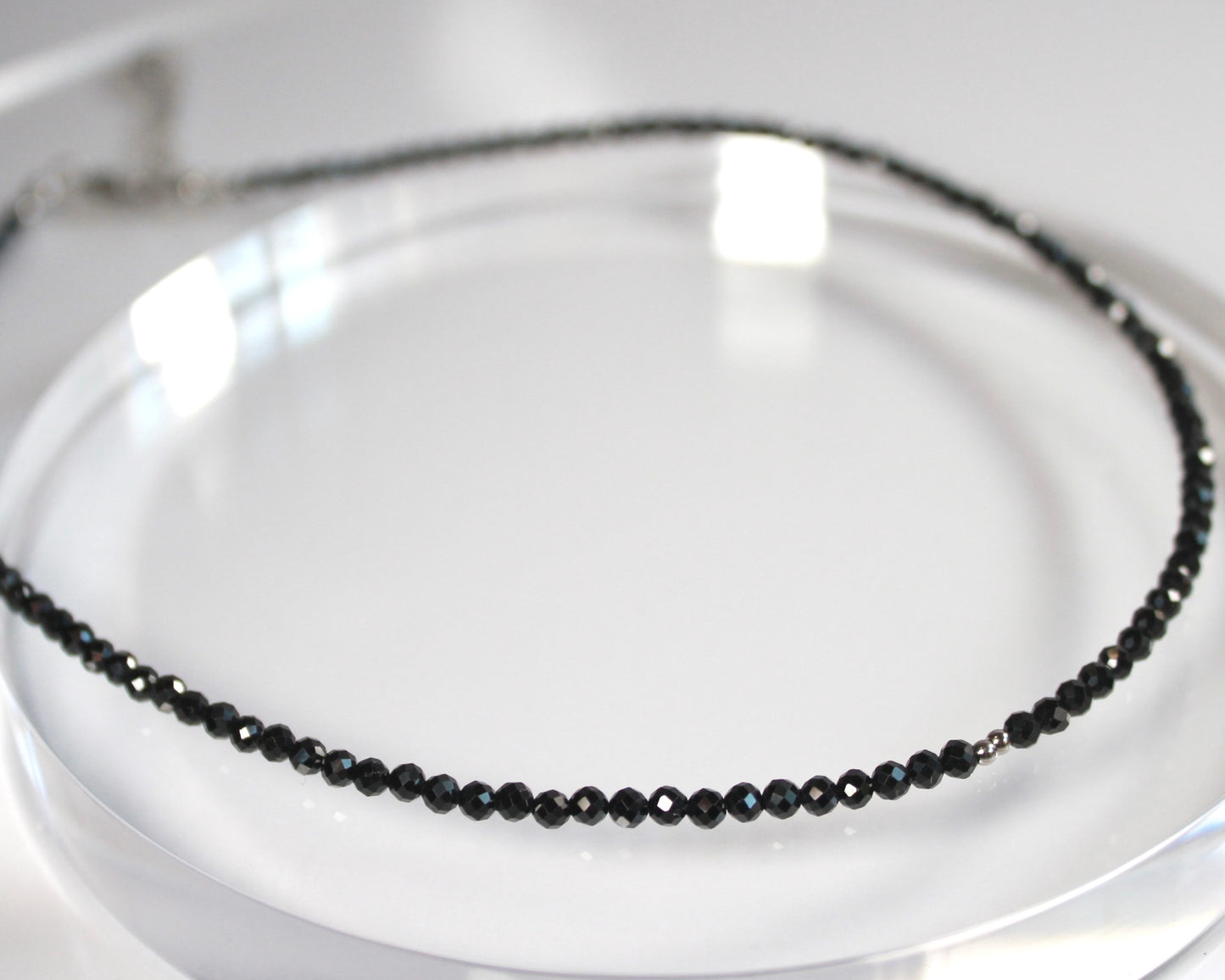 -守護と成功の尖晶石-ブラックスピネル：Sparkling black necklace