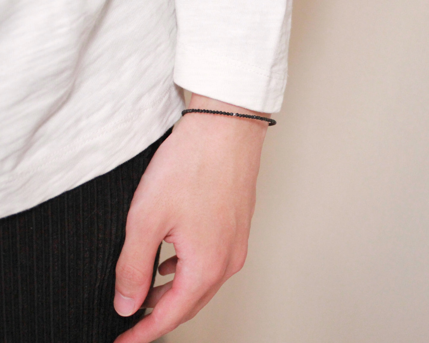 -守護と成功の尖晶石-ブラックスピネル：  Slim sparkling black bracelet