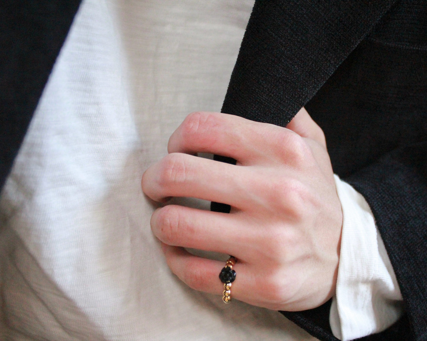 -目標達成へ導く黒瑪瑙-オニキス：Black rose ring