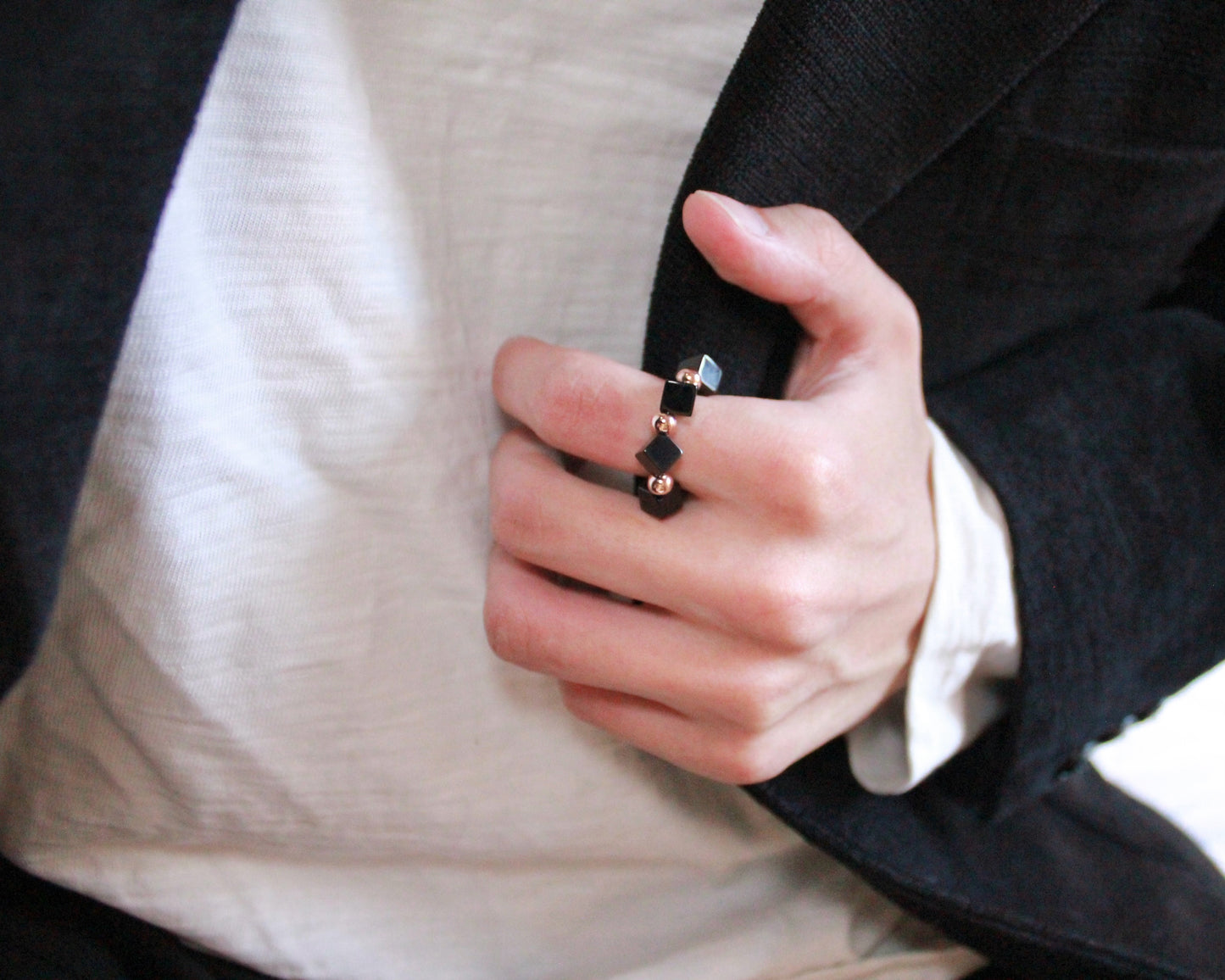 -目標達成へ導く黒瑪瑙-オニキス：Black cube ring