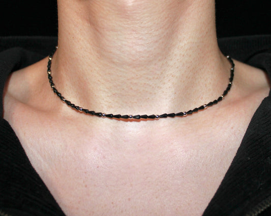 -守護と成功の尖晶石-ブラックスピネル：Drop cut necklace