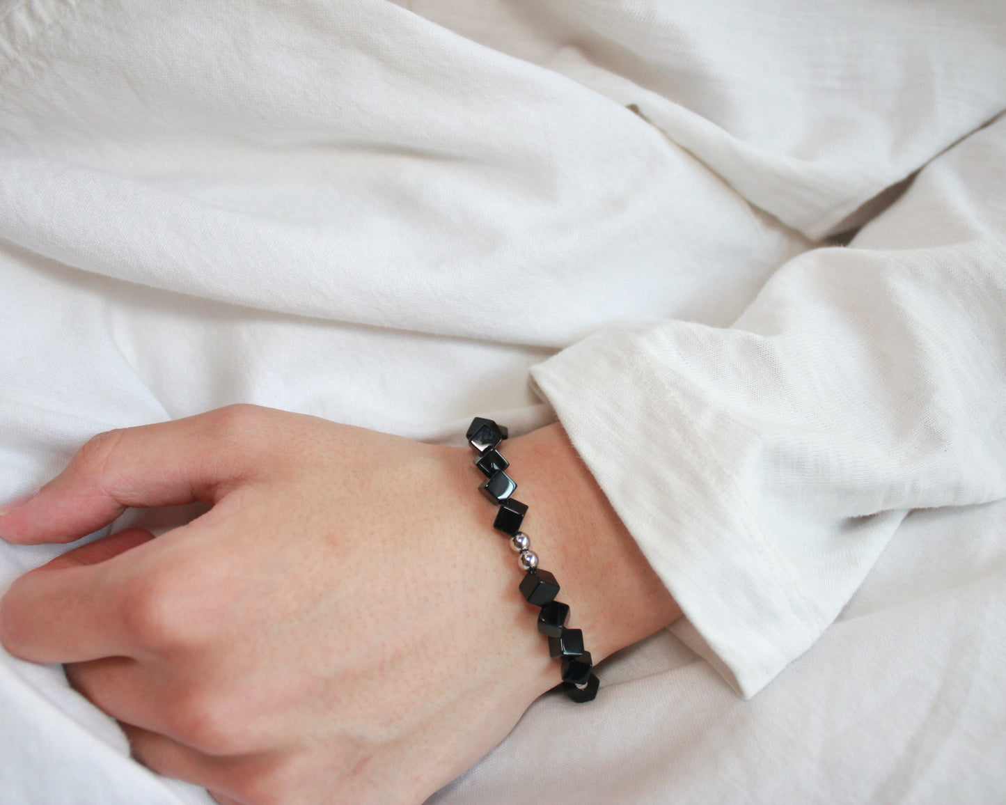 -目標達成へ導く黒瑪瑙-オニキス：Black cube bracelet