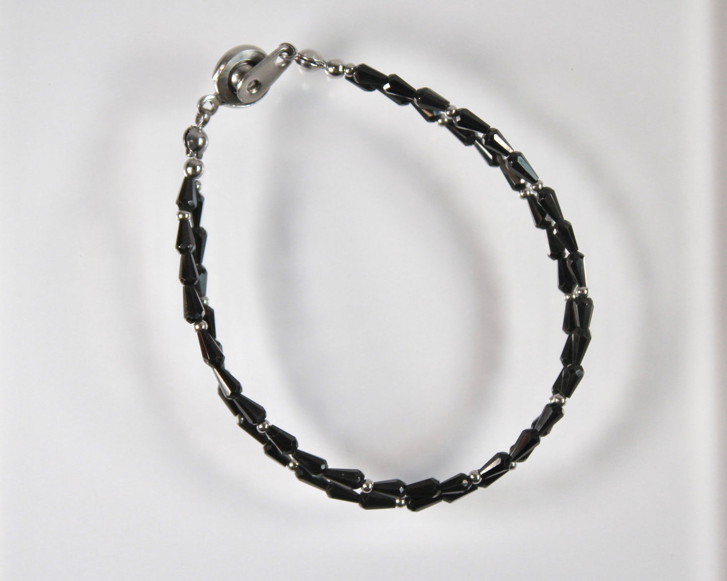 -守護と成功の尖晶石-ブラックスピネル：Drop cut bracelet