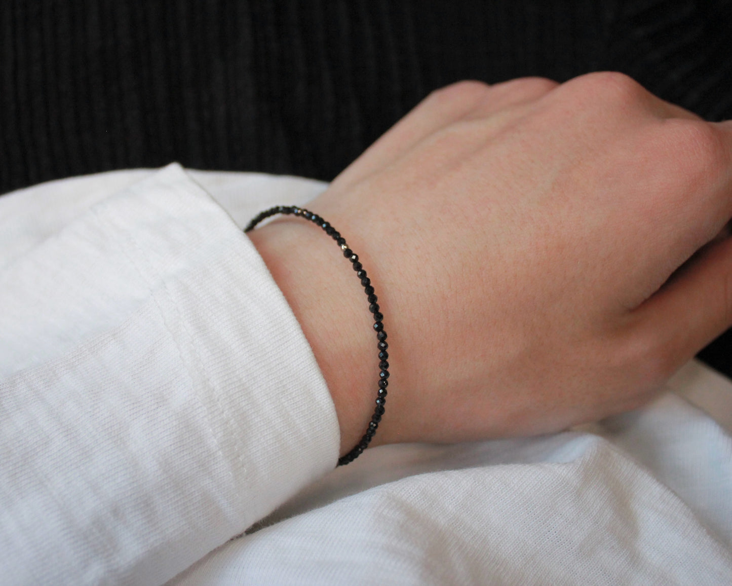 -守護と成功の尖晶石-ブラックスピネル：  Slim sparkling black bracelet