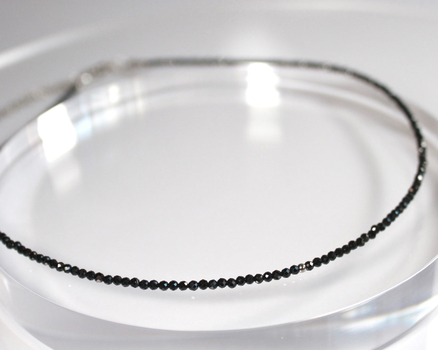 -守護と成功の尖晶石-ブラックスピネル：Slim sparkling black necklace