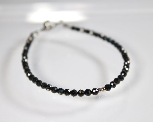 -守護と成功の尖晶石-ブラックスピネル： Sparkling black bracelet