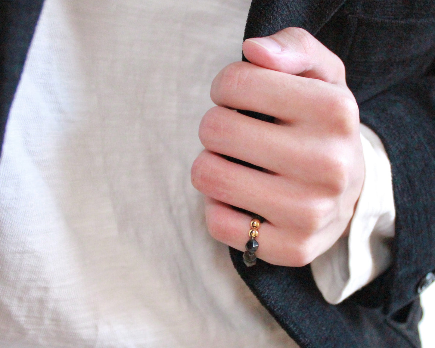 -潜在能力の開花へ導く黒曜石-オブシディアン：Multifaceted cut ring