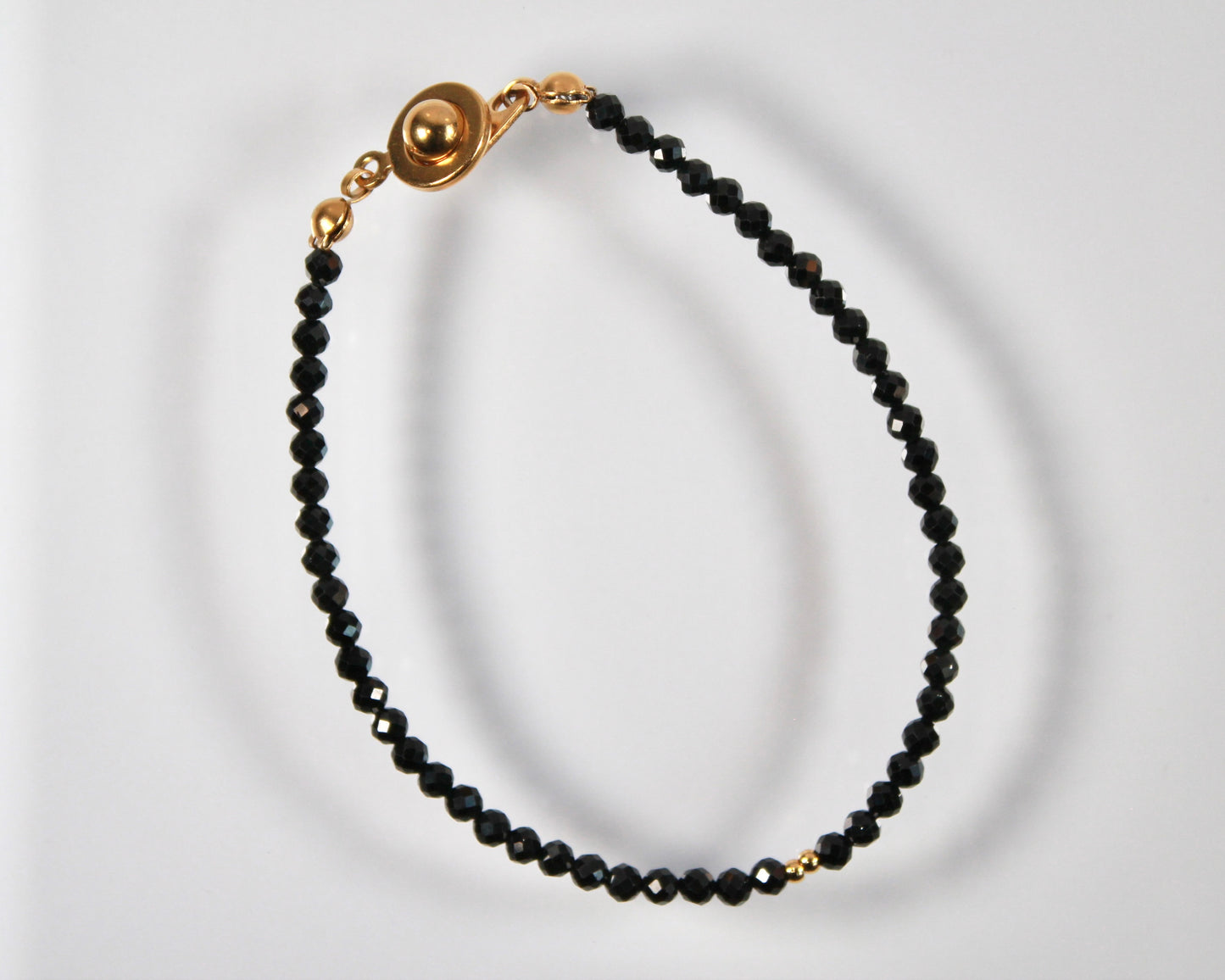 -守護と成功の尖晶石-ブラックスピネル： Sparkling black bracelet