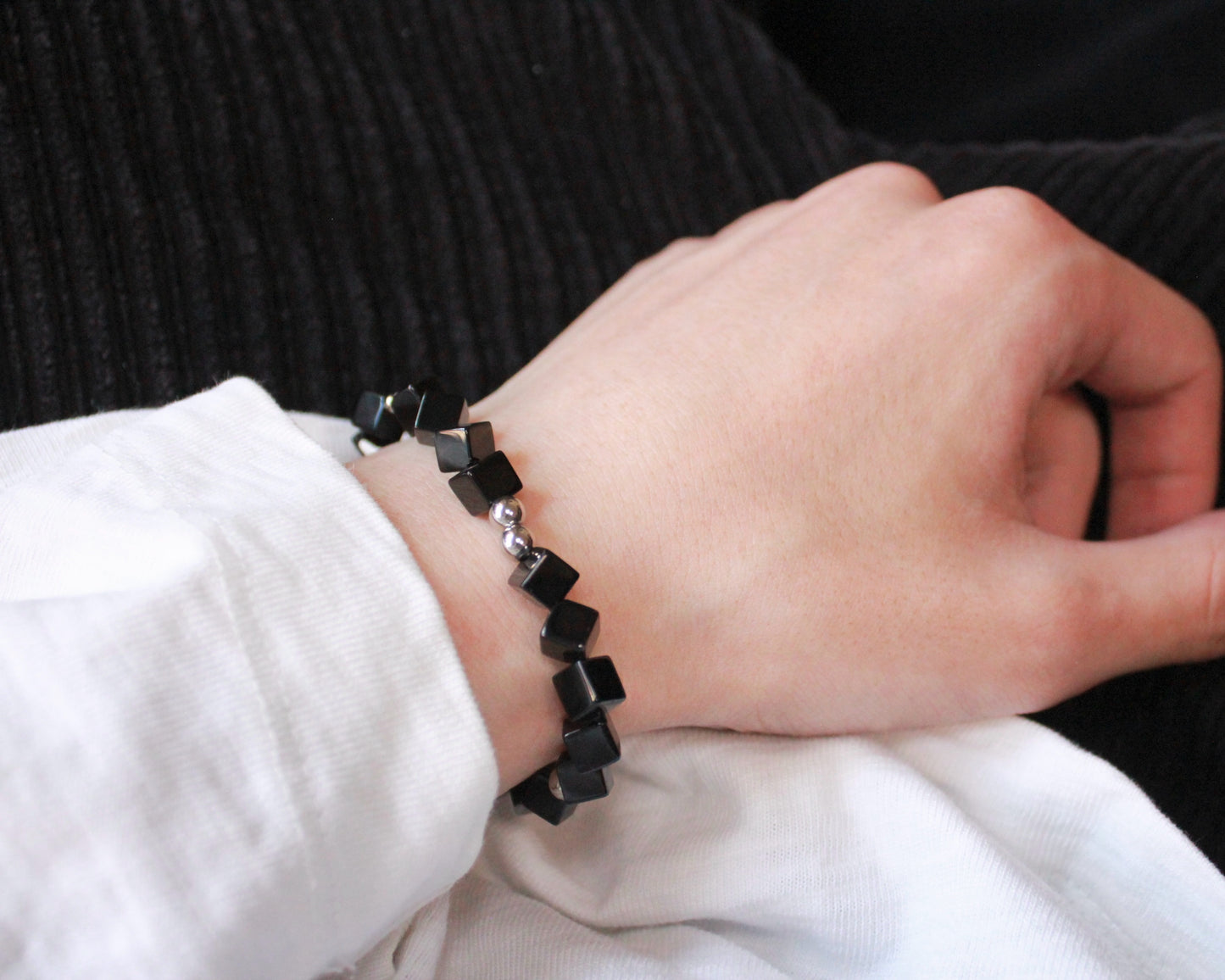 -目標達成へ導く黒瑪瑙-オニキス：Black cube bracelet