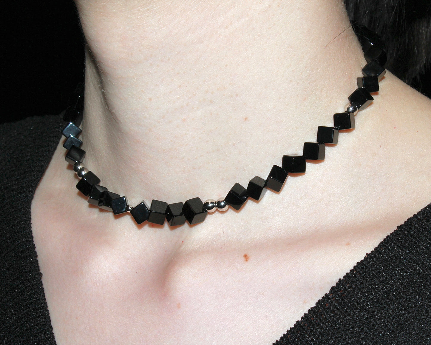-目標達成へ導く黒瑪瑙-オニキス：Black cube necklace